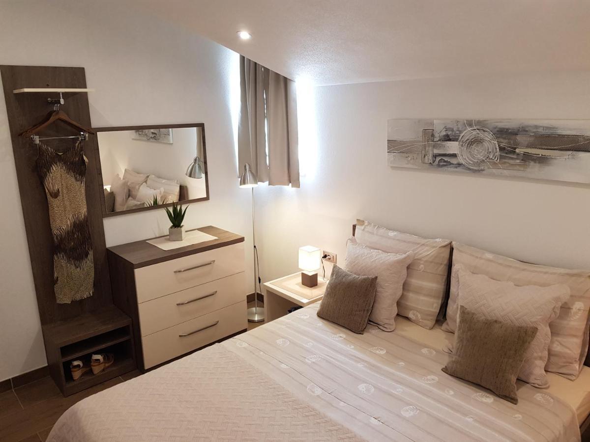 Apartments Huljic フヴァル エクステリア 写真