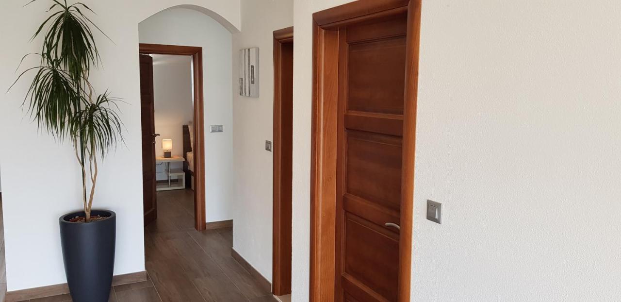 Apartments Huljic フヴァル エクステリア 写真