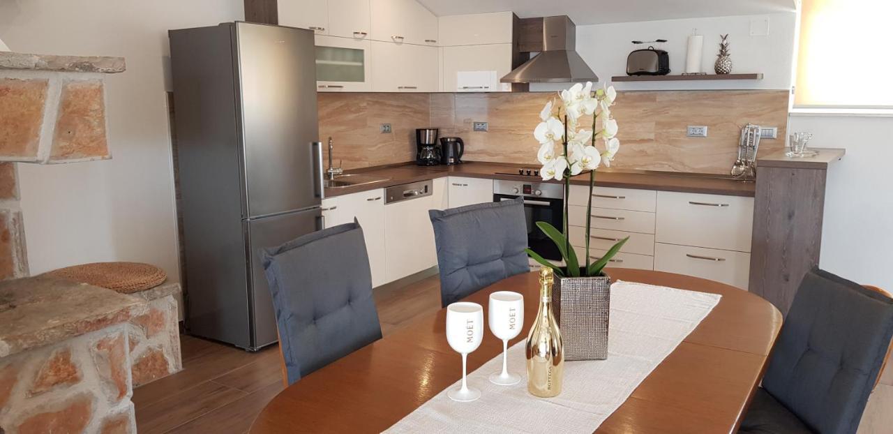 Apartments Huljic フヴァル エクステリア 写真