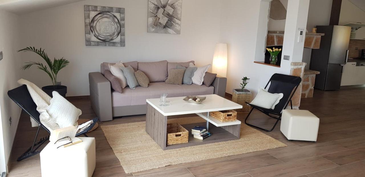 Apartments Huljic フヴァル エクステリア 写真