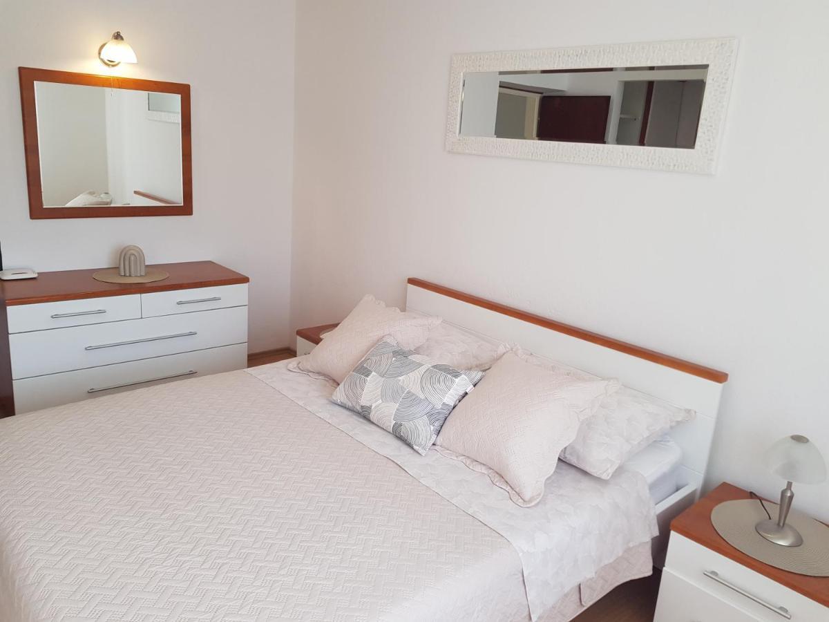 Apartments Huljic フヴァル エクステリア 写真