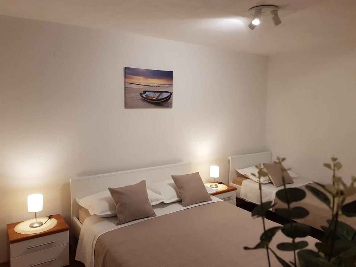 Apartments Huljic フヴァル エクステリア 写真