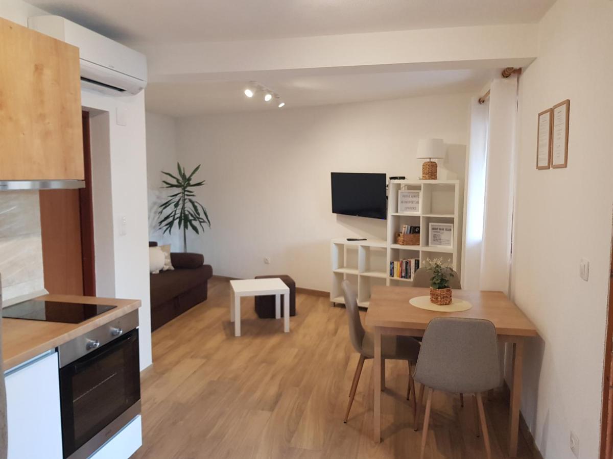 Apartments Huljic フヴァル エクステリア 写真