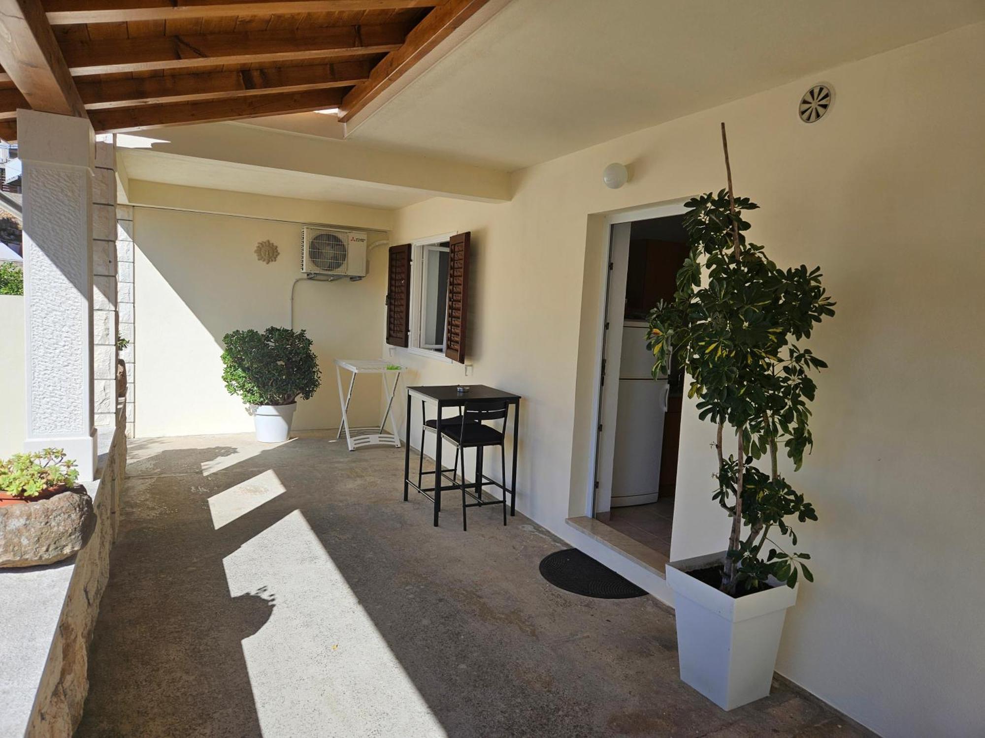 Apartments Huljic フヴァル 部屋 写真