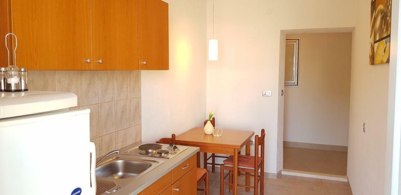 Apartments Huljic フヴァル エクステリア 写真